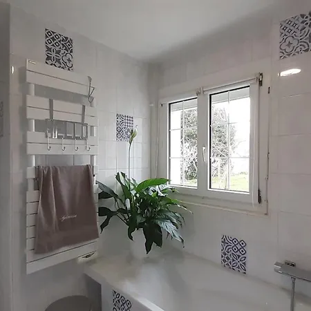 Maison Au Calme Avec Jardin Clos