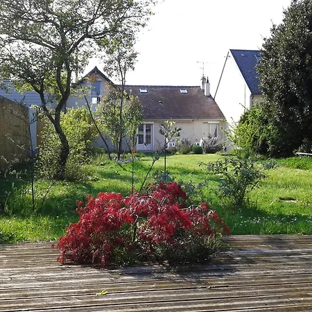 Holiday home Maison Au Calme Avec Jardin Clos