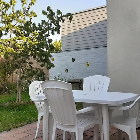 Maison Au Calme Avec Jardin Clos *