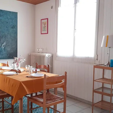 Maison Au Calme Avec Jardin Clos *