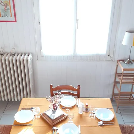 Maison Au Calme Avec Jardin Clos