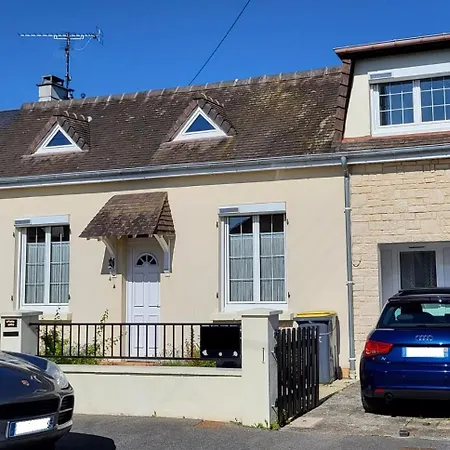 Maison Au Calme Avec Jardin Clos Holiday home *